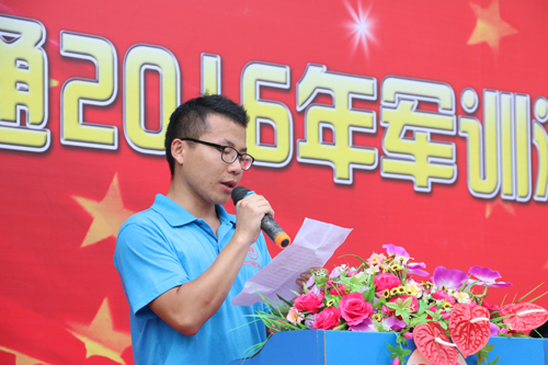 军训汇演显风采，青春飞扬正当时