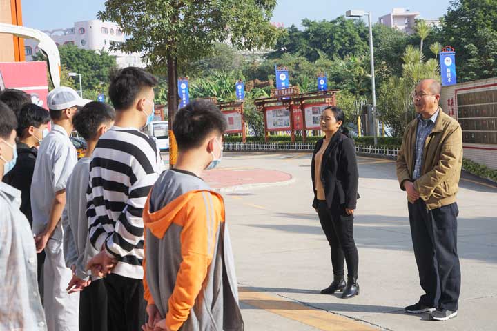欢送学子赴广汽传祺就业